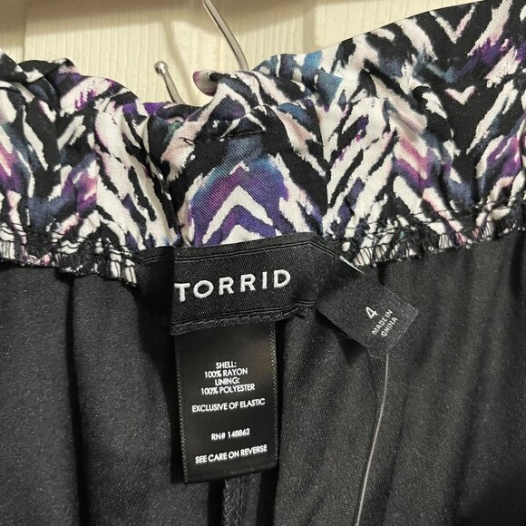 Torrid Womens NWT Challis Chevron Black & Purple Pockets Paperbag Shorts Sz 4X - Picture 3 of 9